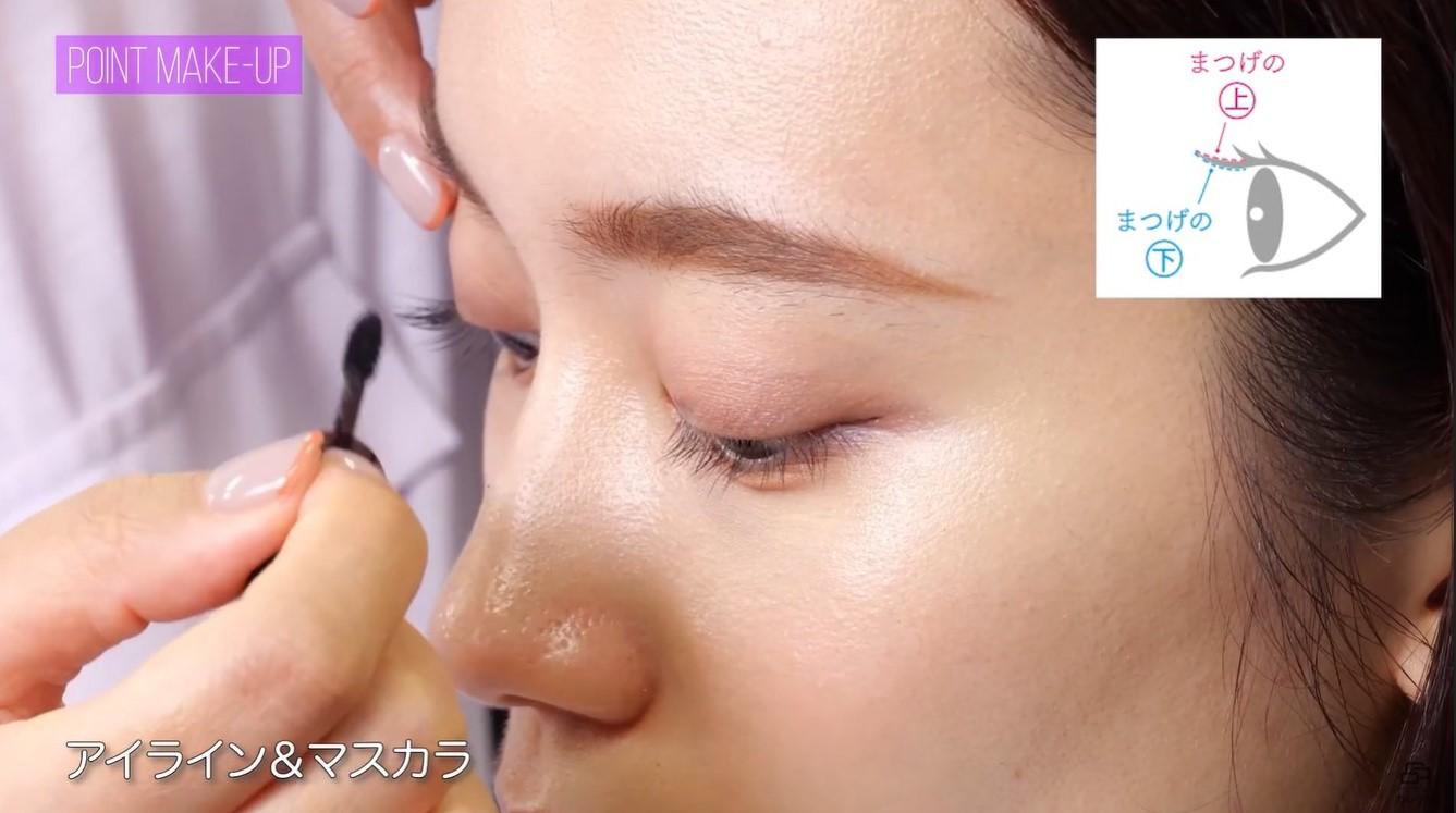 ポイントメイク中